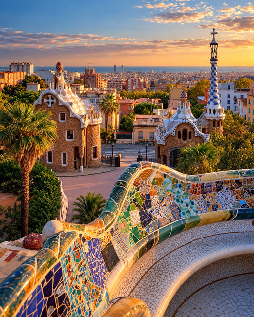 Barcelona: Park Güell mosaic bench and entrance pavilions